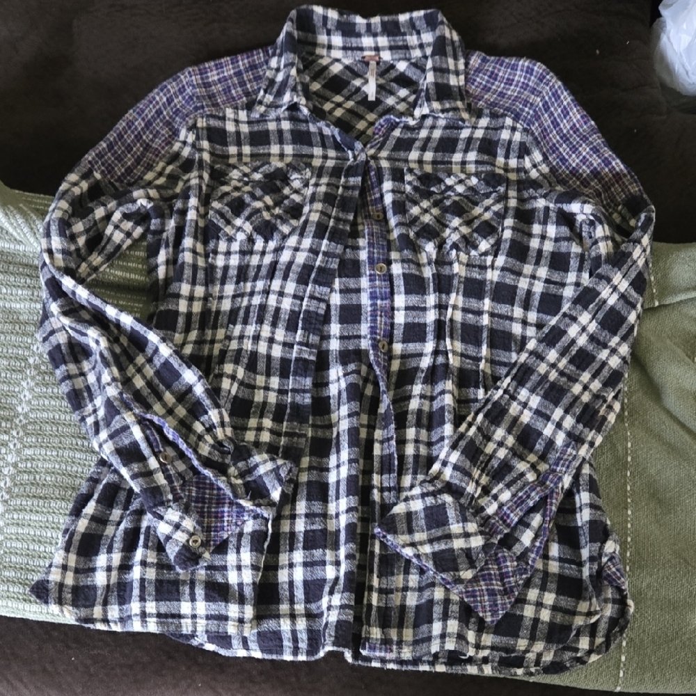 Women's Free People Catch Up With Me Black Combo Plaid Shirt Size Small EUC